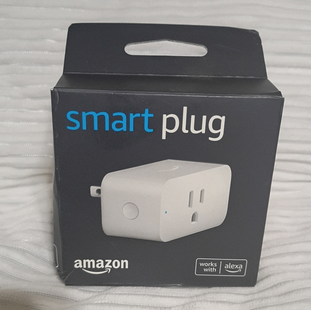 NEW Amazon 3-Prong Smart Plug (White)
